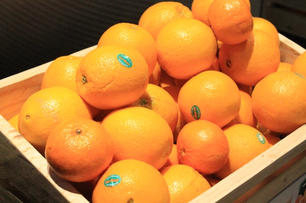 'Australian Oranges - Now in Season'  from 28 July to 31 August 2015. Visit Landmark, Robinsons, Rustans, S&R, Shopwise, and SM Supermarkets. Filipinos can look forward to enjoying Australian oranges that are not only healthy, fresh, and safe, but also affordable. 